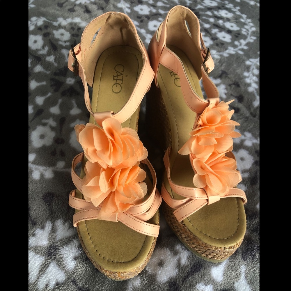 GUC Peach wedges